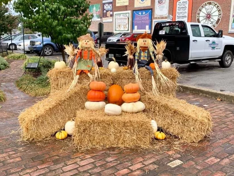 10-15-19-hoptown-fall-decorations