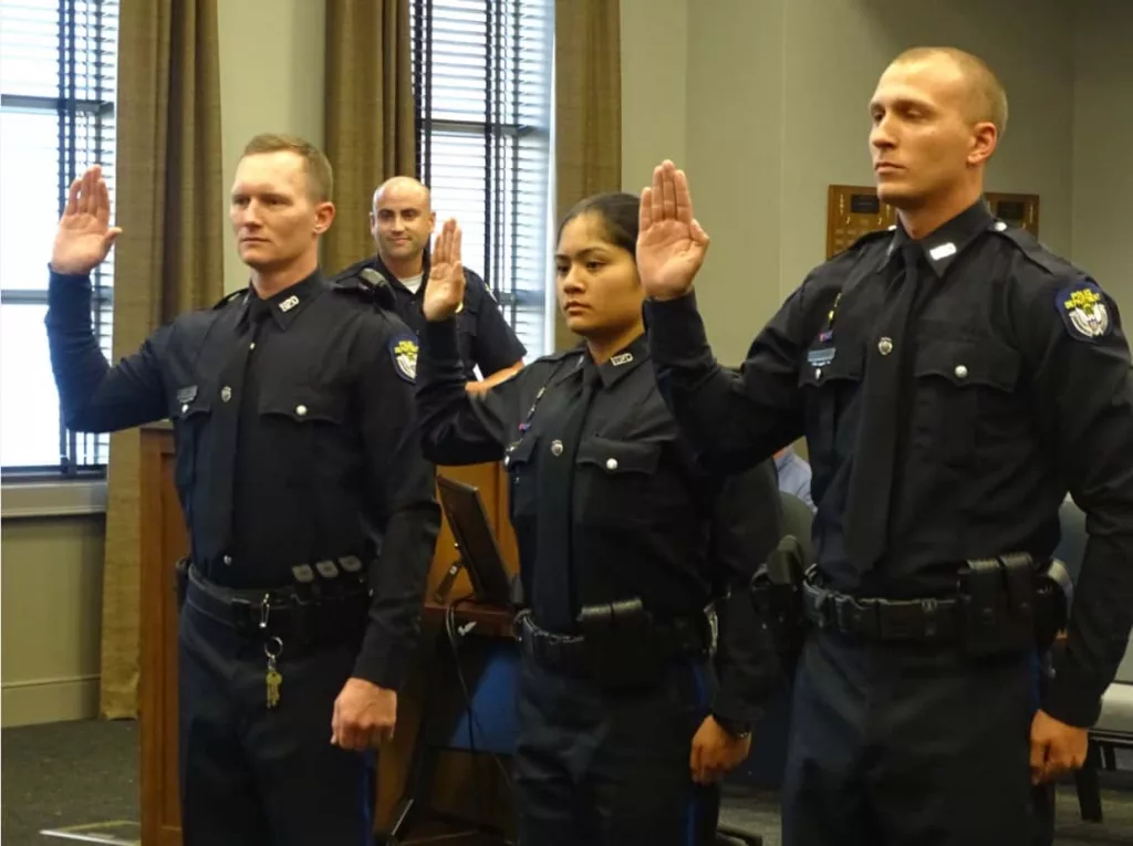 05-21-19-hpd-officers-sworn-in