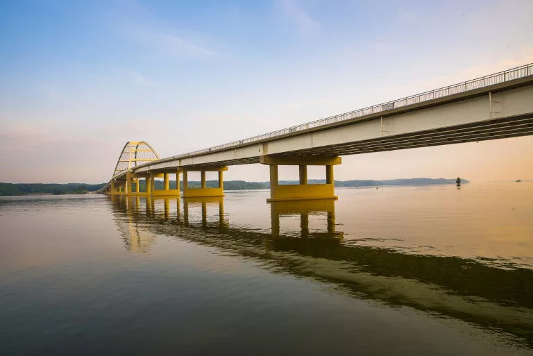 lakebarkley-bridge-2-of-3-resize