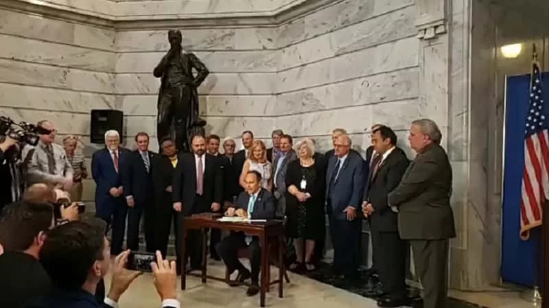 07-24-19-bevin-signing-pension-bill