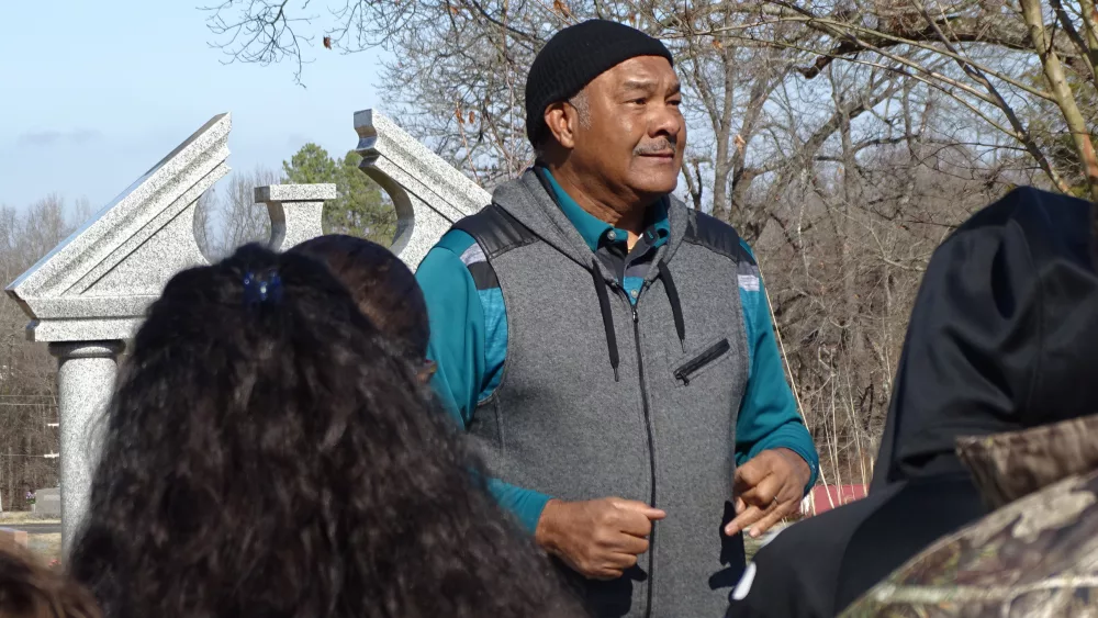 trigg-county-middle-school-bicentennial-tour-of-east-end-cemetery-3