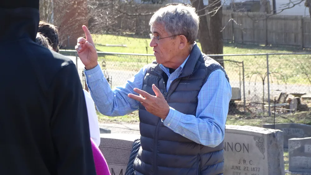 trigg-county-middle-school-bicentennial-tour-of-east-end-cemetery-5