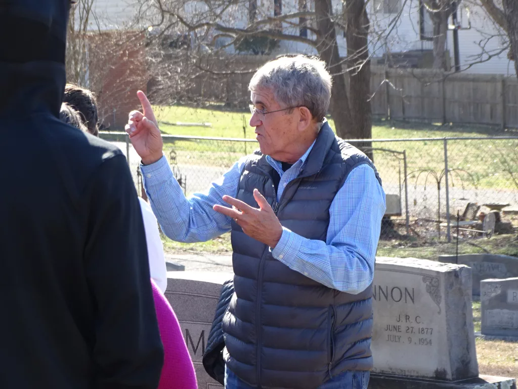 trigg-county-middle-school-bicentennial-tour-of-east-end-cemetery-5