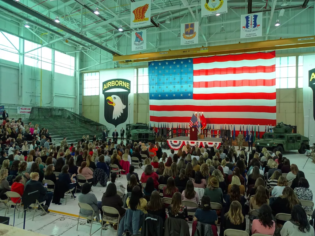 pence-visiting-ft-campbell