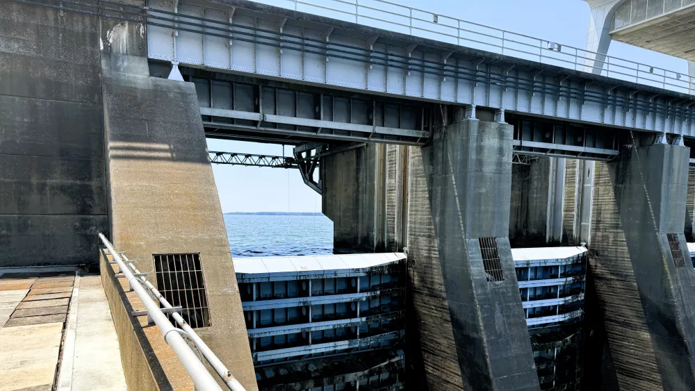 kentucky-dam-flood-gates