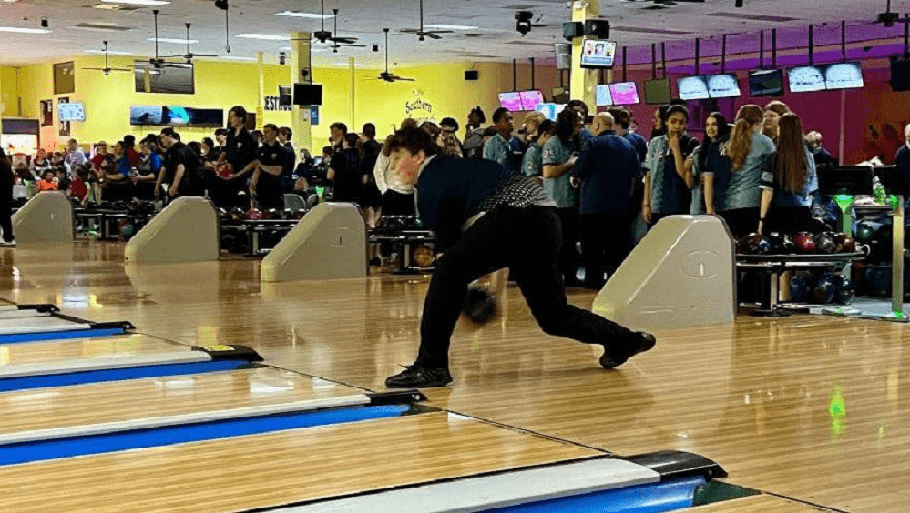 hca-bowling-dec-17280554