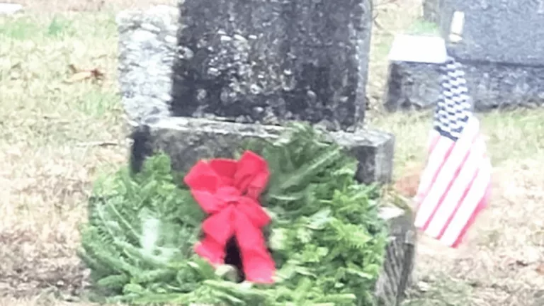 cindy-ezell-hinson-wreaths-across-america