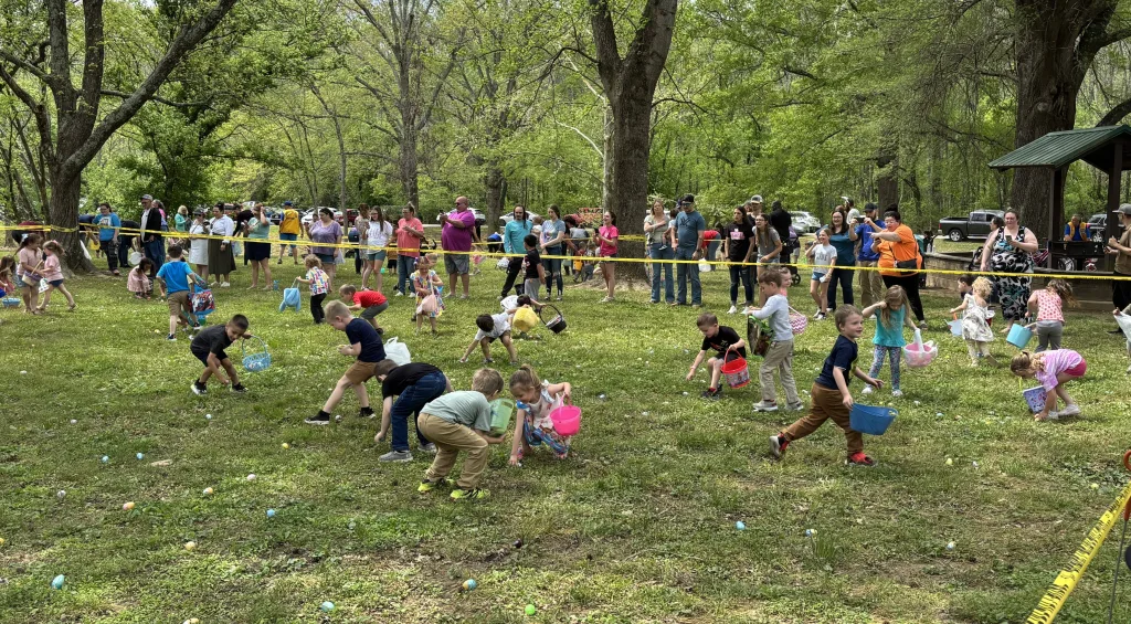 cadiz-lions-easter-egg-hunt-13