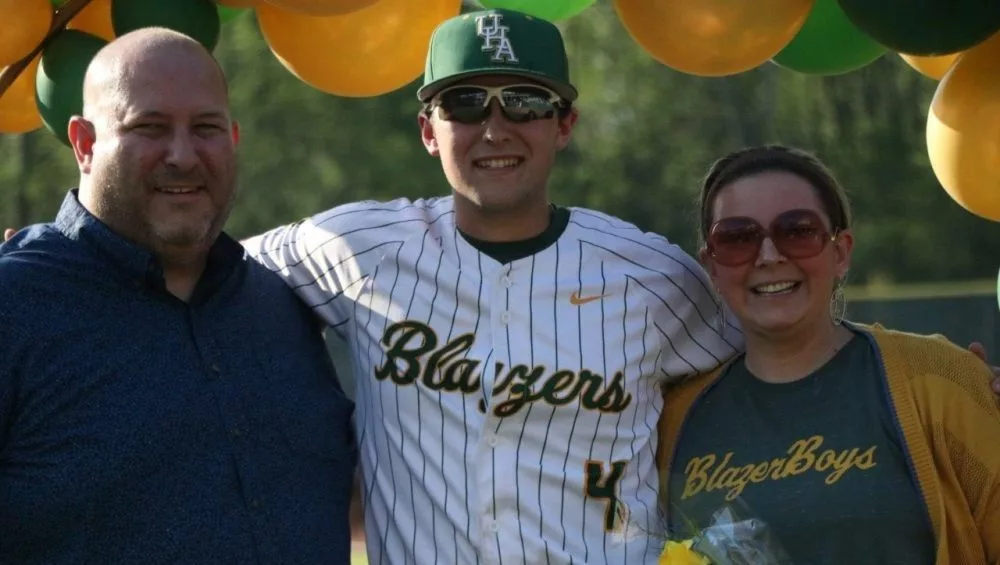 uha-baseball-senior-night-13-e1745889392257917941