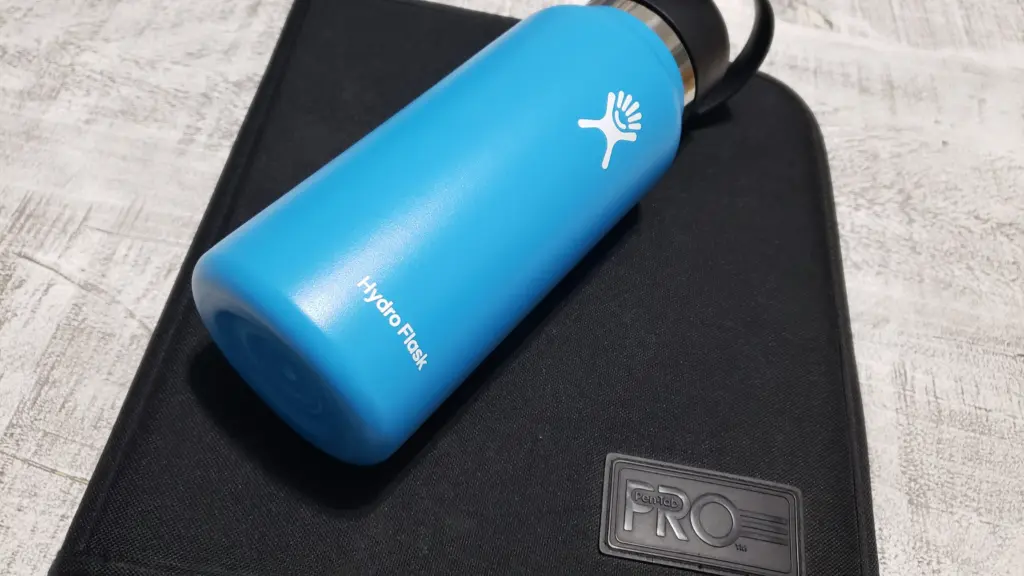 073125-zippers-and-bottles