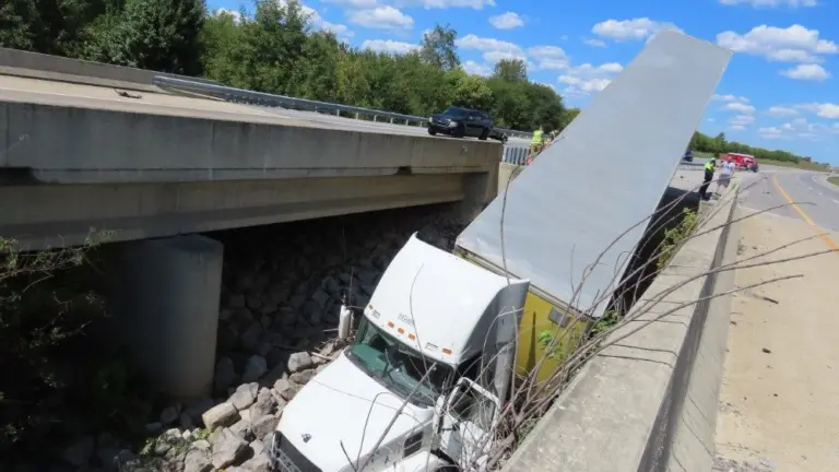 img_9596_copy_1000x563