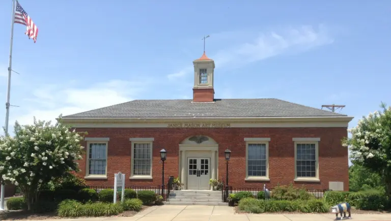 091825-janice-mason-art-museum