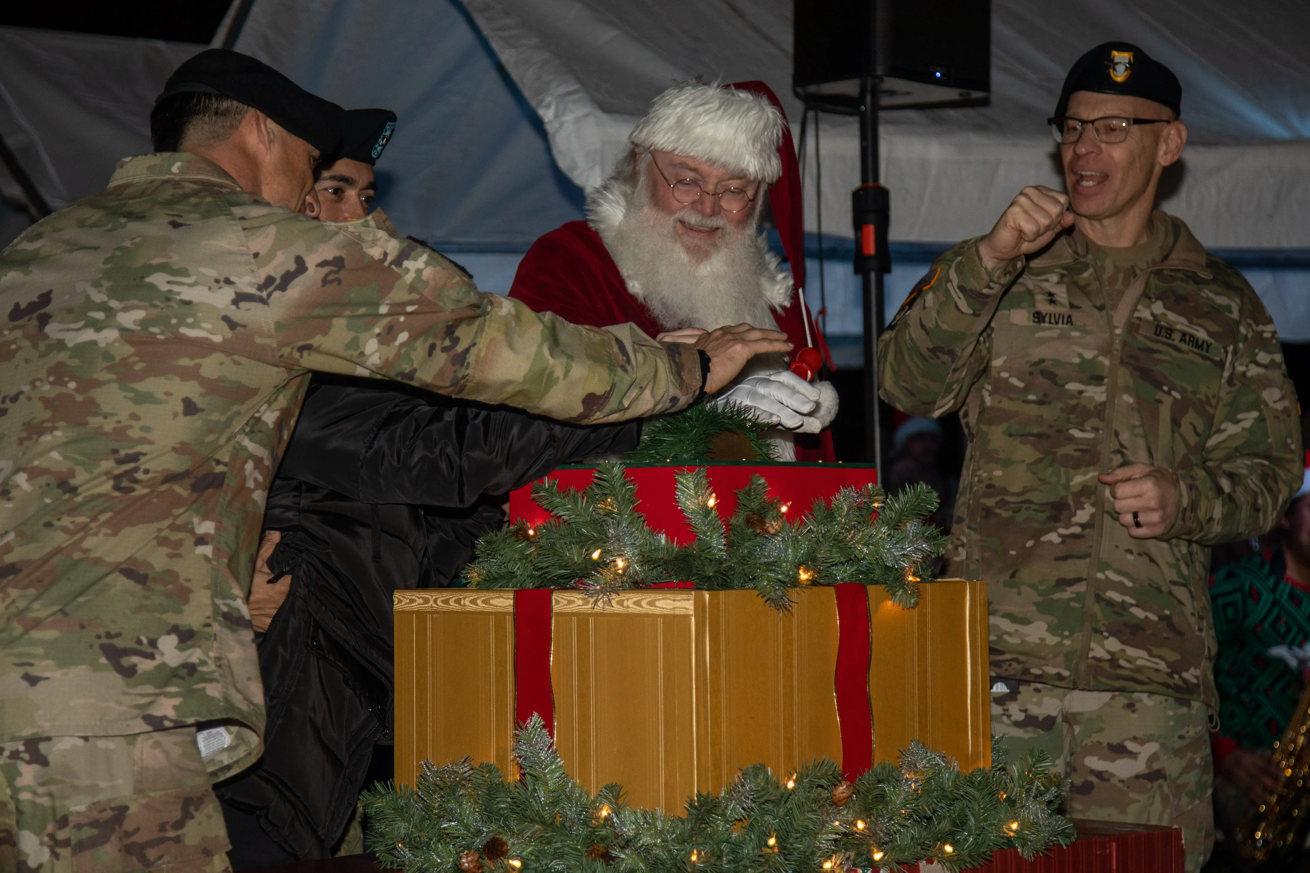 fort-campbell-2023-christmas-tree-lighting-ceremony