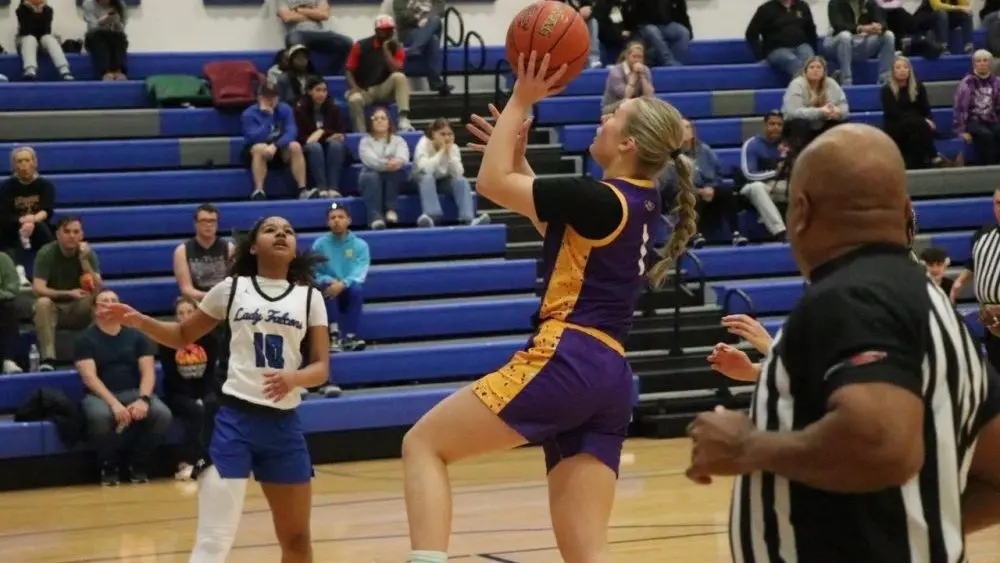 lyon-fort-girls-42-e1767668862289253134