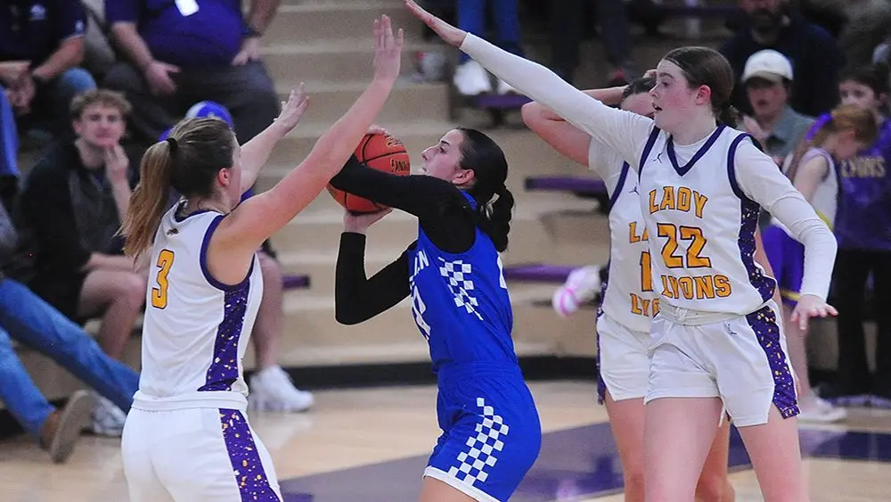 crittenden-lyon-girls634022