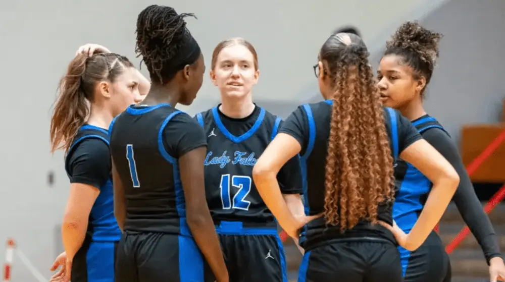 lady-falcons-file752620