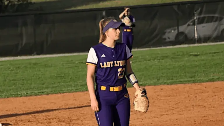 collins-softball741124