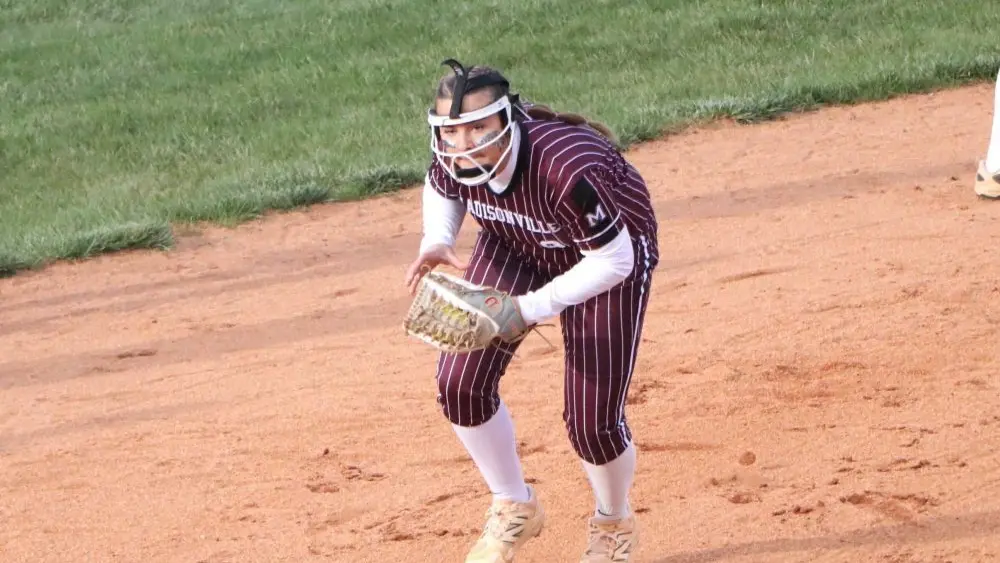 softball-5-e1774577914261766748