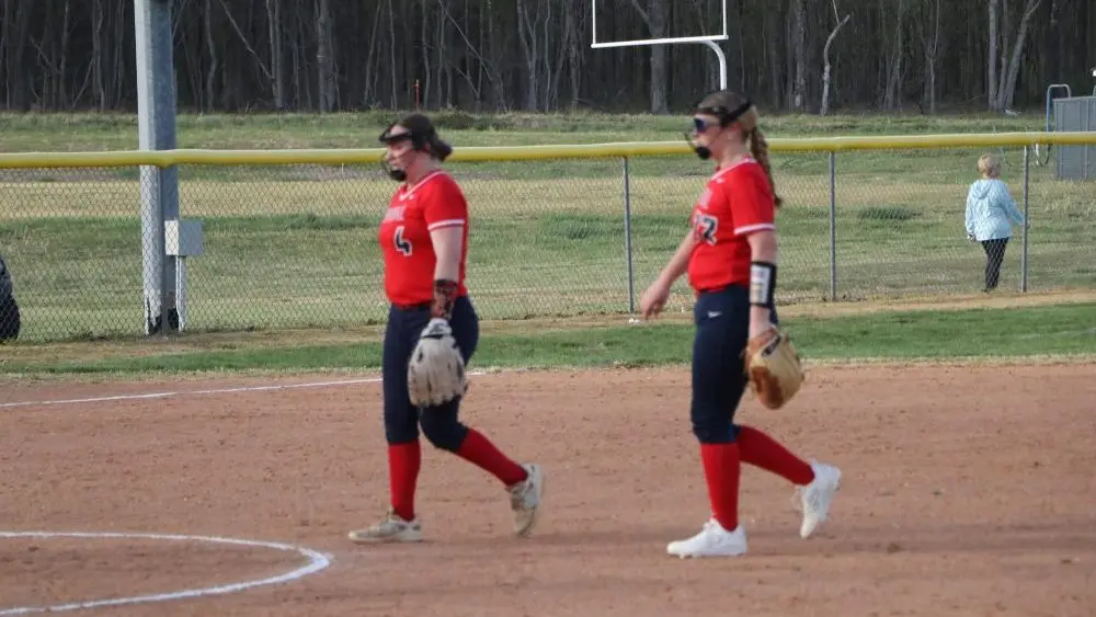 softball-mar-31-34-e1777601193854418149