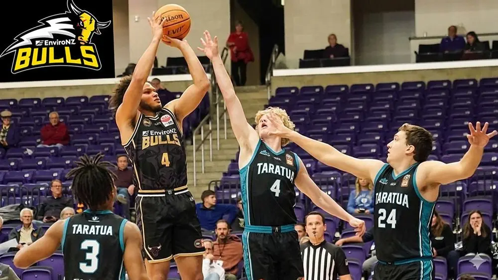 derrin-boyd-with-franklin-bulls719909