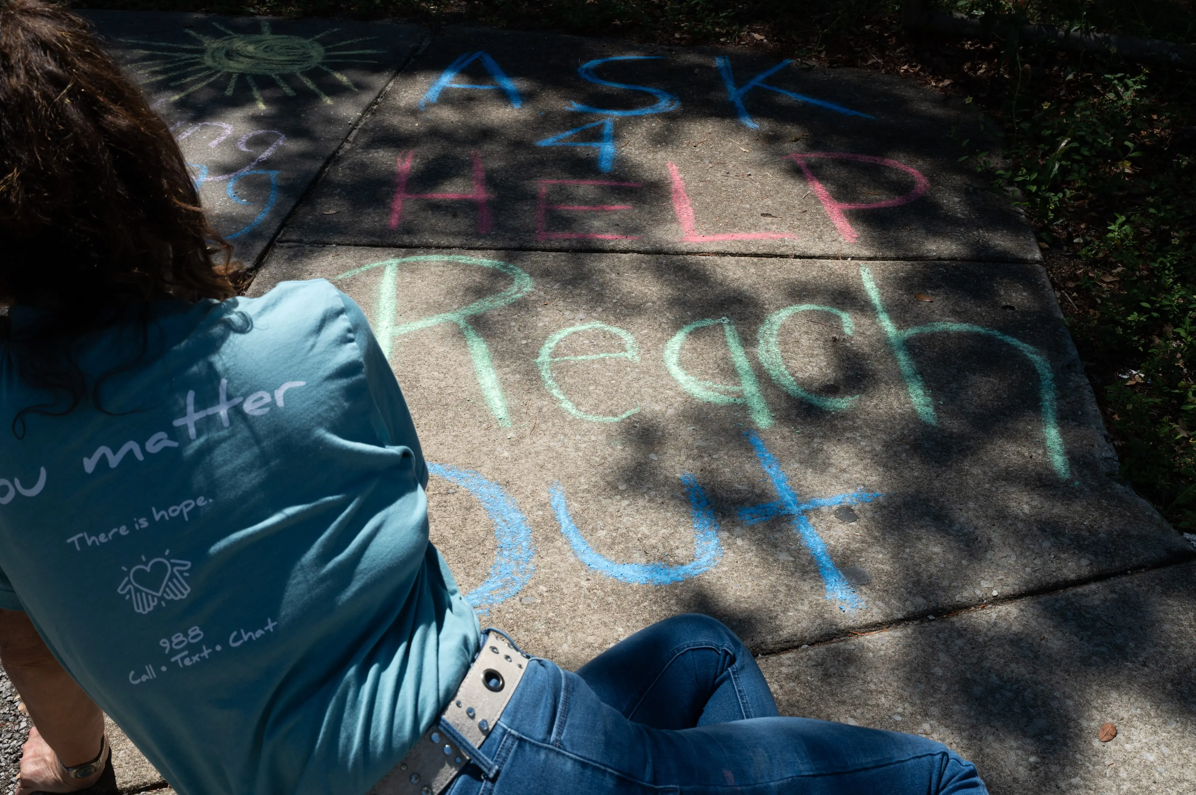 hurlburt-field-hosts-chalk-the-walk-for-suicide-prevention