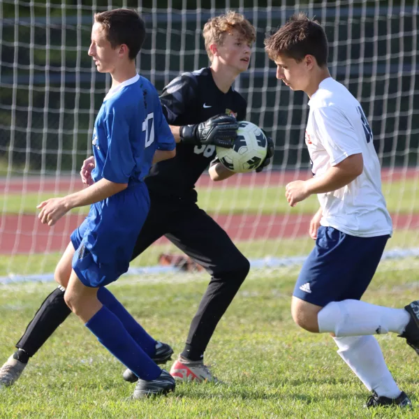 miners-soccer-four-haven-goalie-save