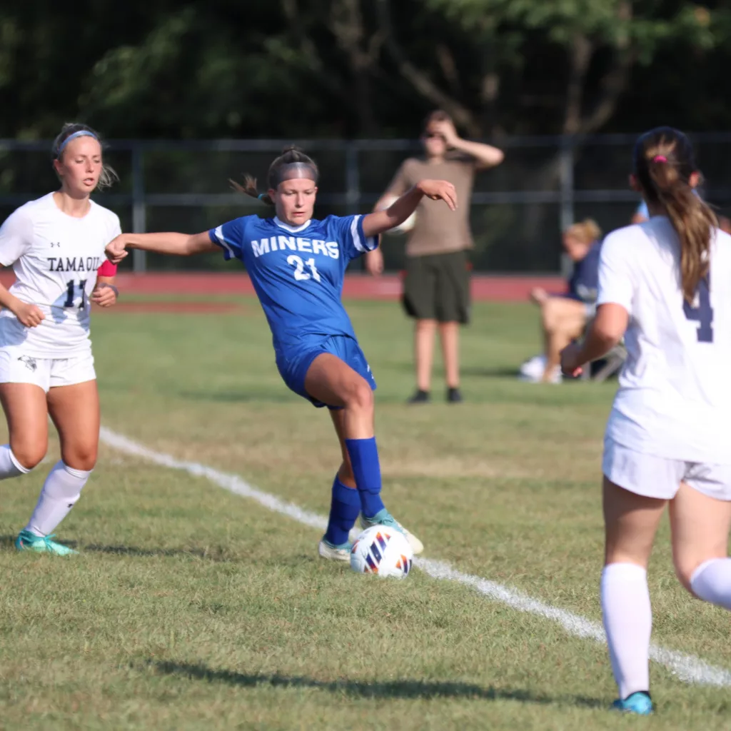 payton-frantz-saving-ball-from-out-of-bounds