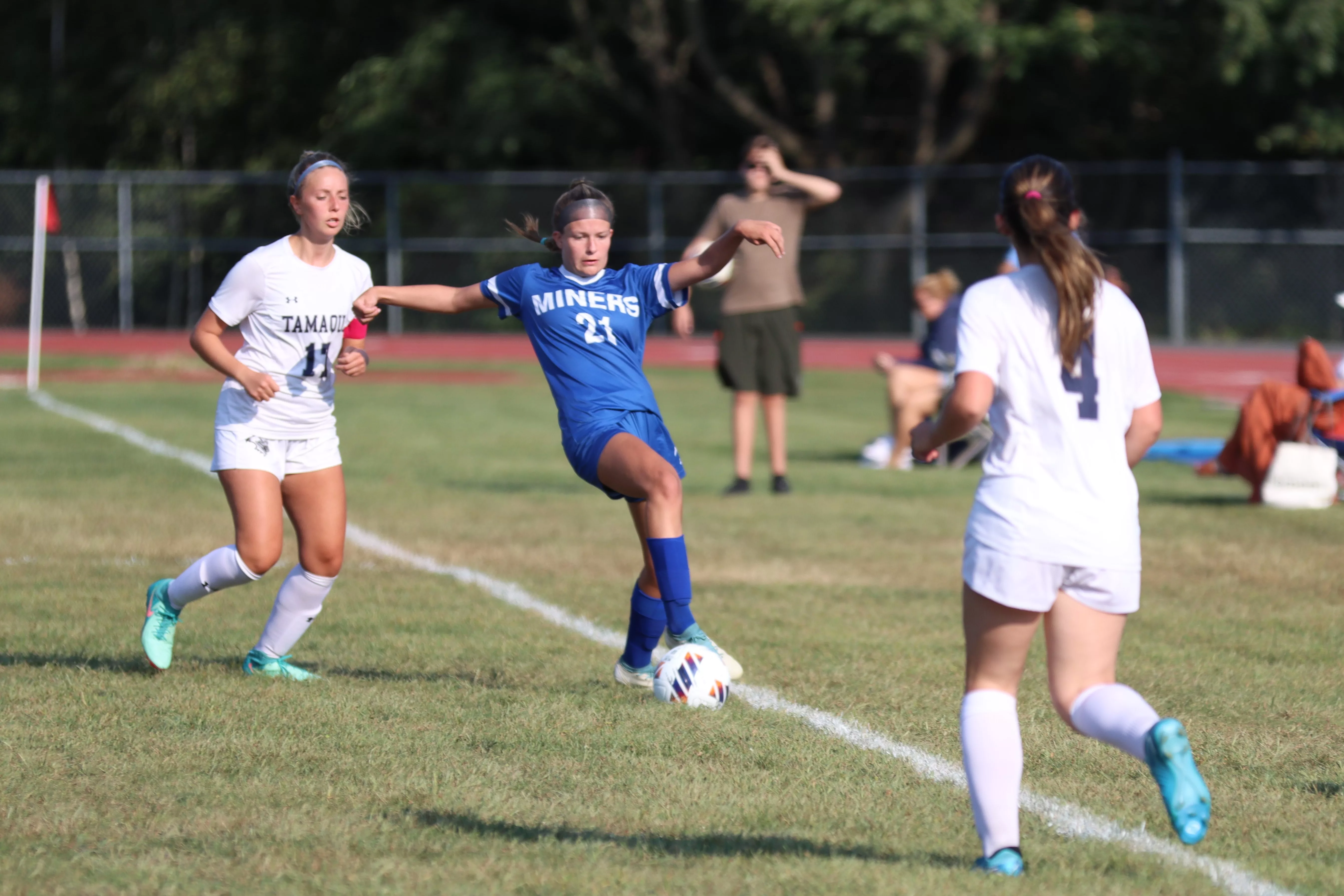 payton-frantz-saving-ball-from-out-of-bounds