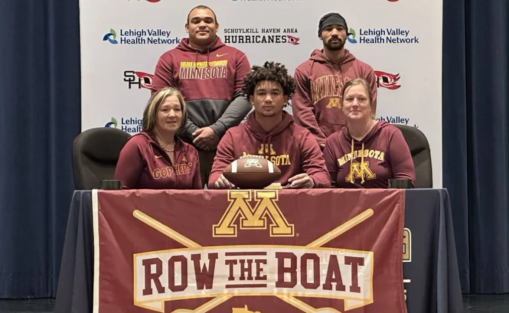 fbh-castillo-signing1