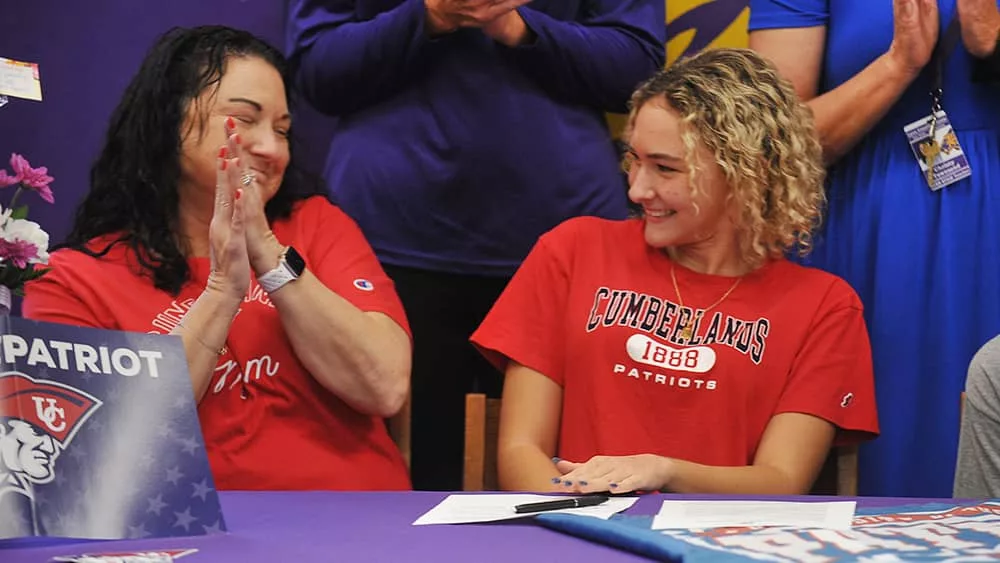 kyndal-hubbard-signs507337