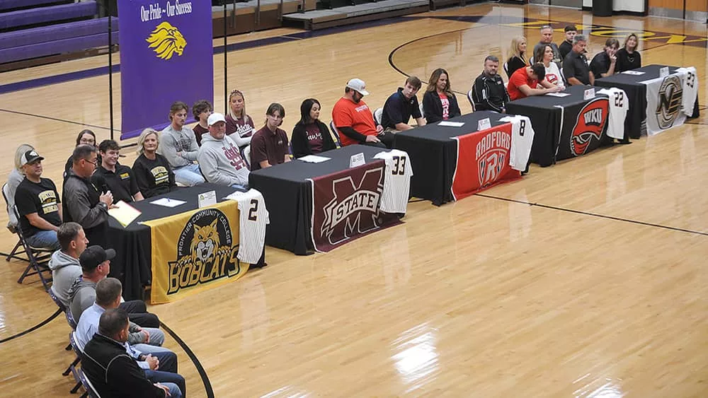 lyon-baseball-signings34475