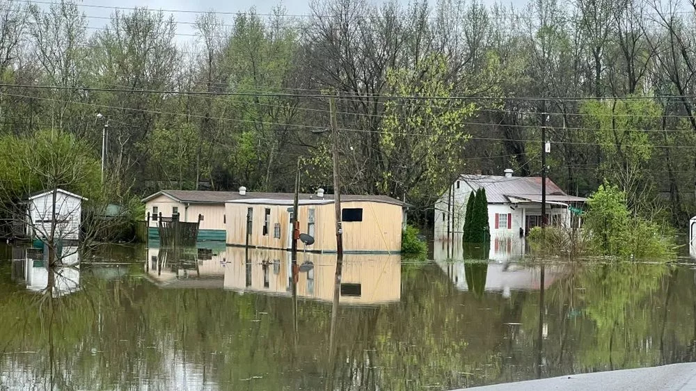 04-10-25-dawson-flooding-pic-feature