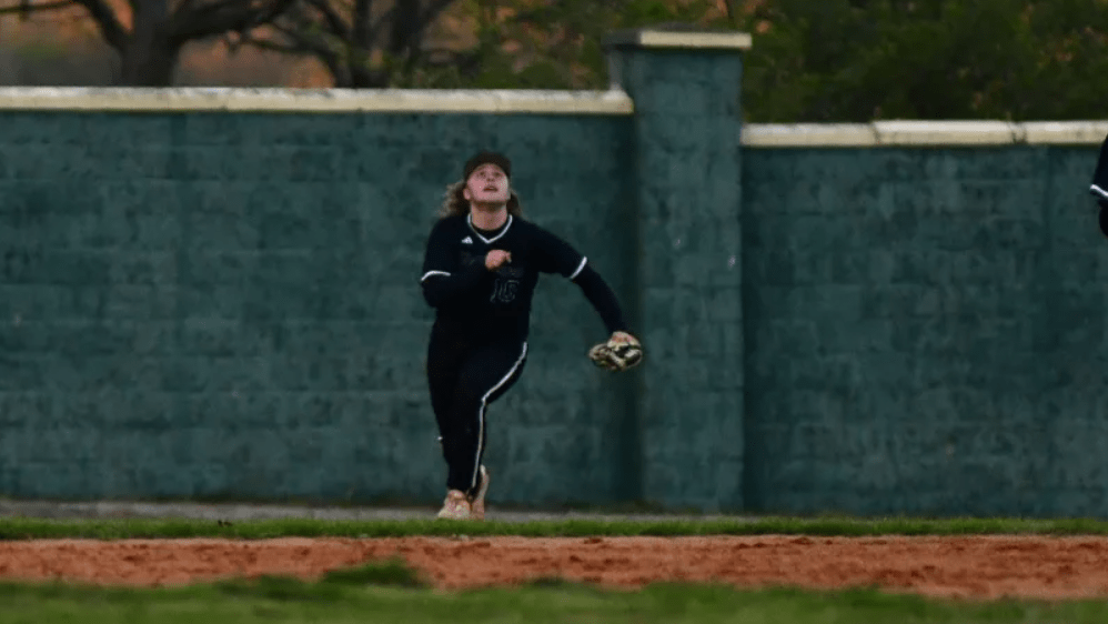 maroon-baseball190263