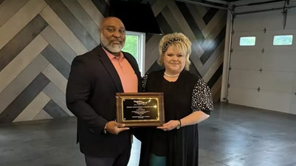 05-19-25-candy-skinner-richard-a-brynes-leadership-award-winner-picture-leadership-hopkins-county-fb