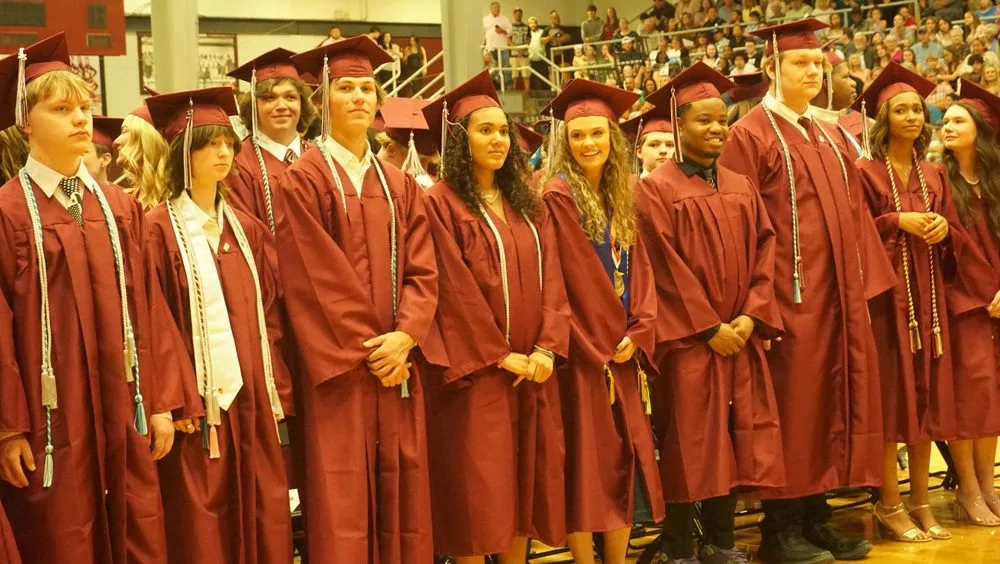 05-23-25-madisonville-north-hopkins-graduation-feature