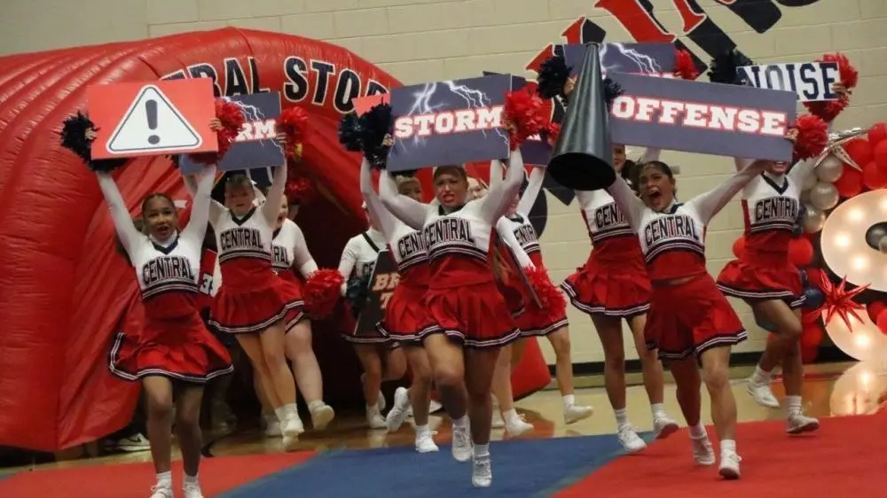 hop-cent-cheer-3-e1761440372160687427