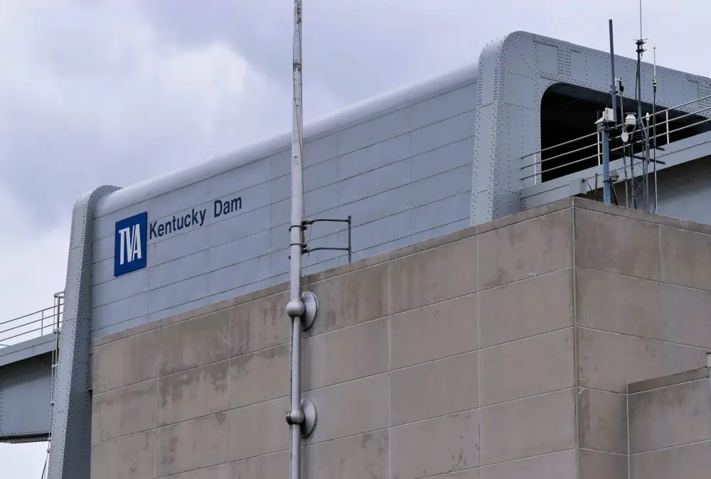 040524-tva-volunteer-2-jpg-2