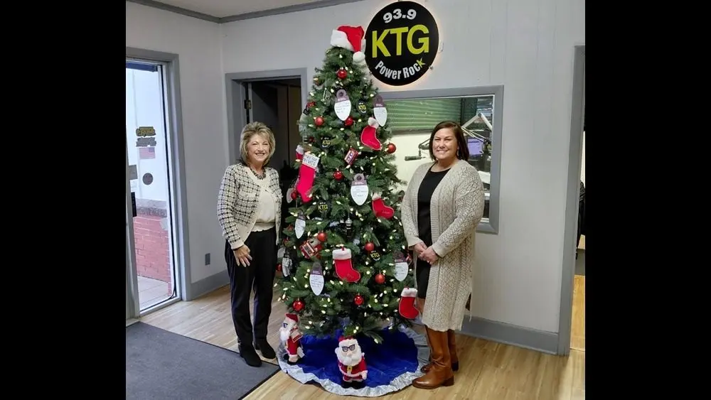 11-24-25-home-instead-be-a-santa-for-a-senior-feature