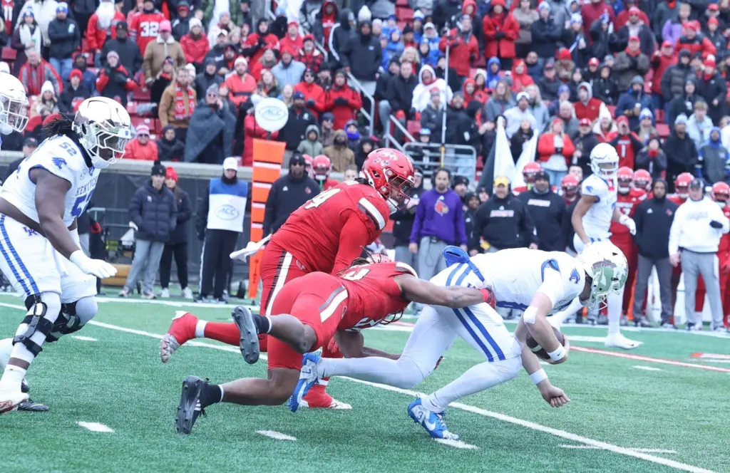 cutter-stopped937743