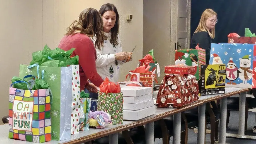 12-08-25-hcs-frysc-christmas-assistance-hcs-fb-pic