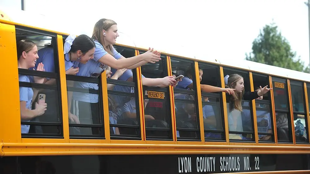 lyon-cheer-sendoff462704