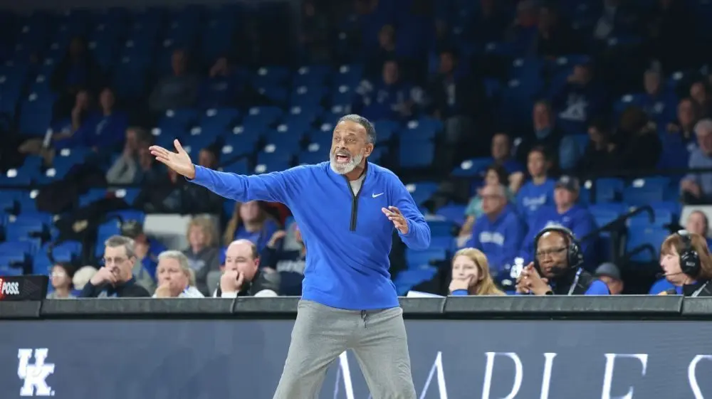 coach-brooks-few-fansjpg804977