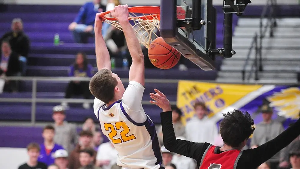 nolan-coffman-dunks-vs-livingston206689