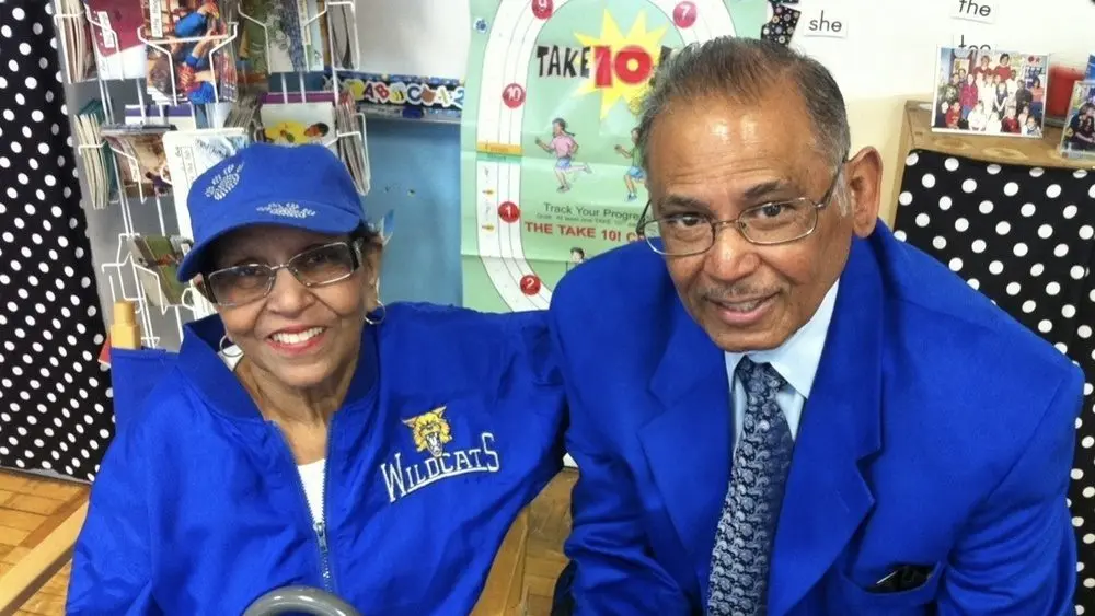 granny_and_baba_1000x563603358