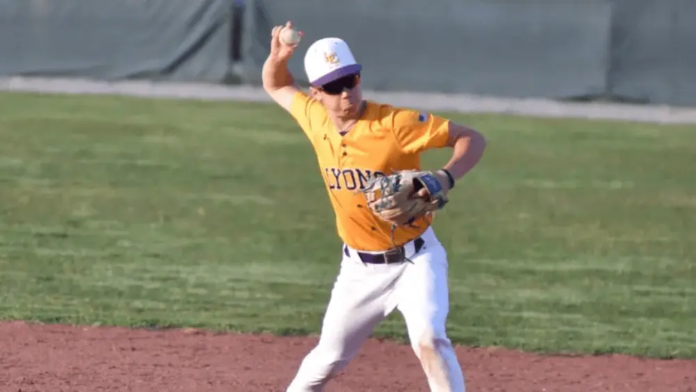 lyons-april-25595540