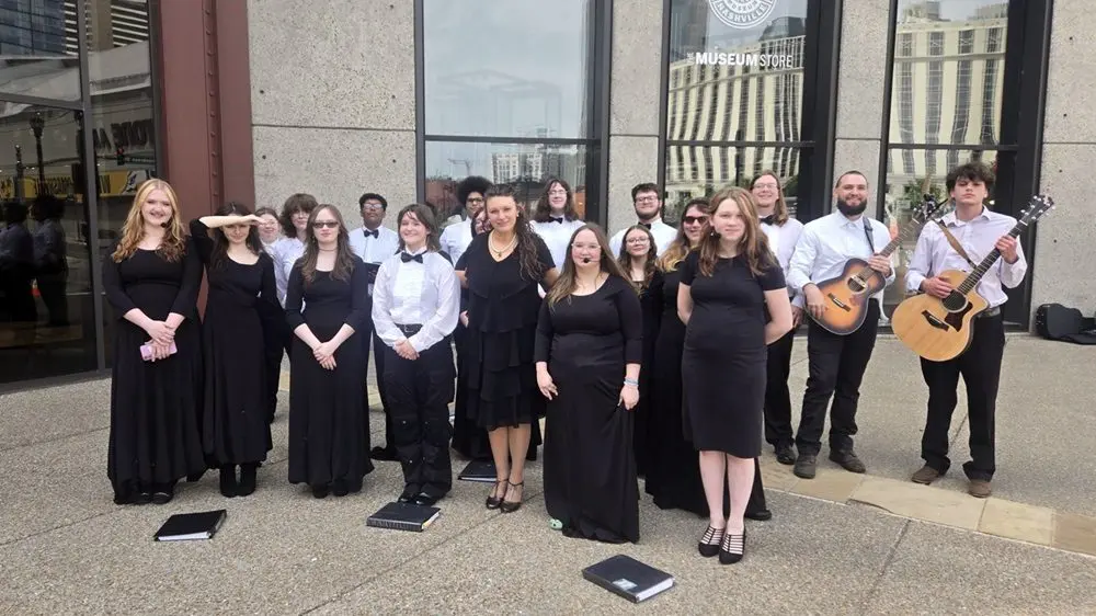 05-08-06-hcchs-choir-music-city-performance