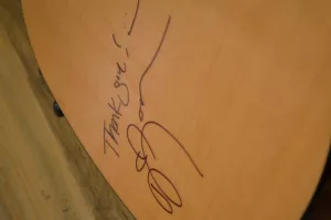 maren-morris-signature
