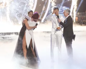 erin-andrews-sharna-burgess-bobby-bones-tom-bergeron