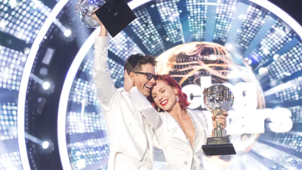 bobby-bones-sharna-burgess