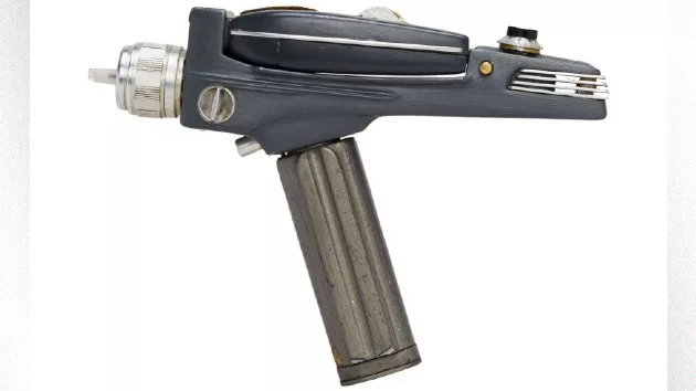 e_kirk_phaser_10102024689698